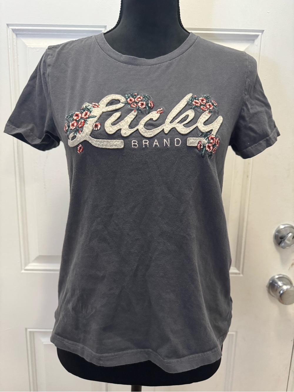 Lucky Brand Charcoal Gray Crewneck Tee with Embroidered Floral Logo 0535